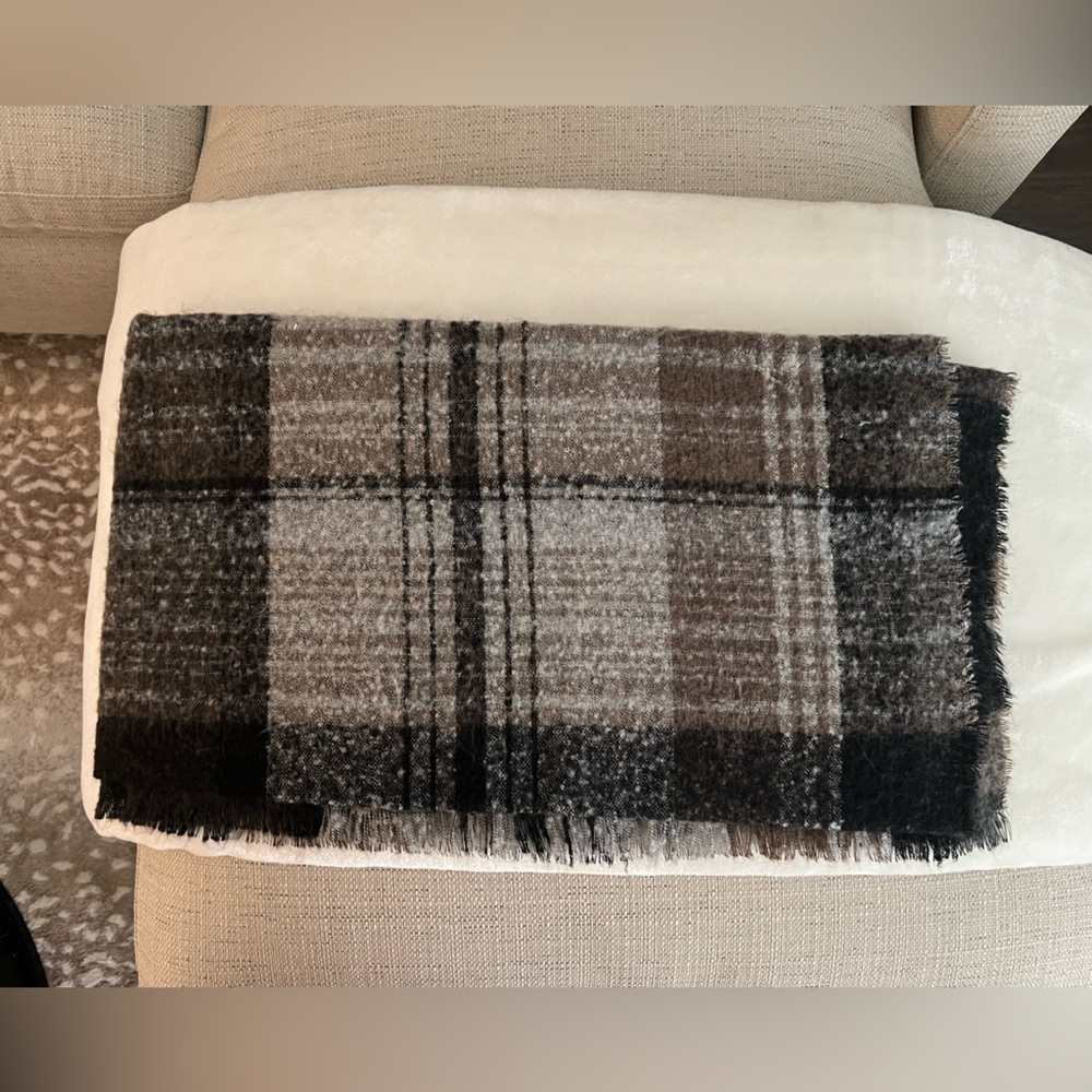 💰Black/brown plaid blanket scarf